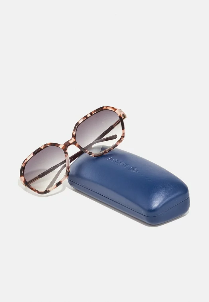 Lacoste Lunettes De Soleil - Havana Rose 4 Lacoste Lunettes De Soleil - Havana Rose – Image 4