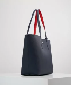 Lacoste REVERSIBLE - Cabas - Peacoat Salsa 15 Lacoste REVERSIBLE - Cabas - Peacoat Salsa -Lacoste Soldes Magasin 91ae0270bd164031944b7dc38aa09bf5