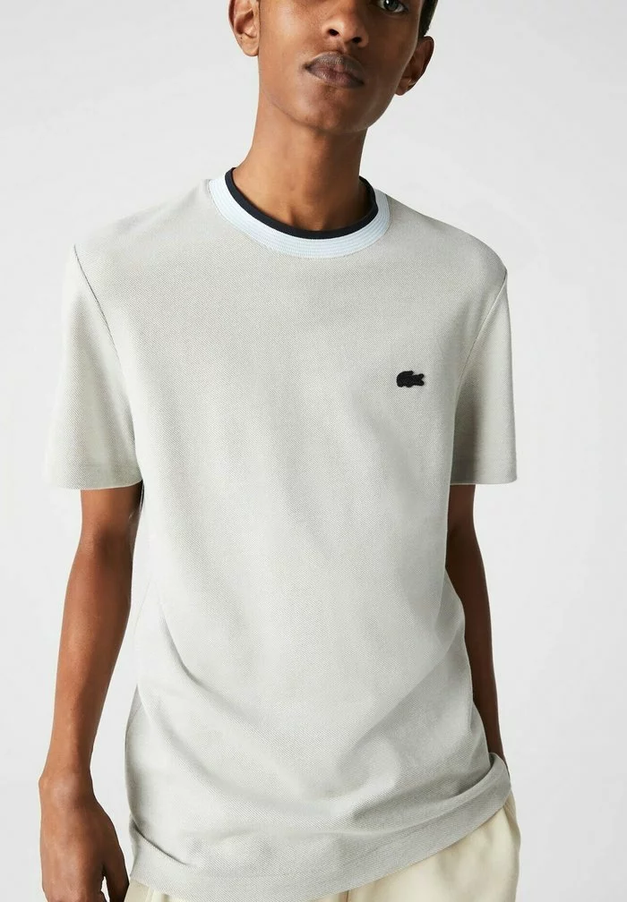 Lacoste T-shirt Basique - Blanc Beige Bleu Clair 1 Lacoste T-shirt Basique - Blanc Beige Bleu Clair