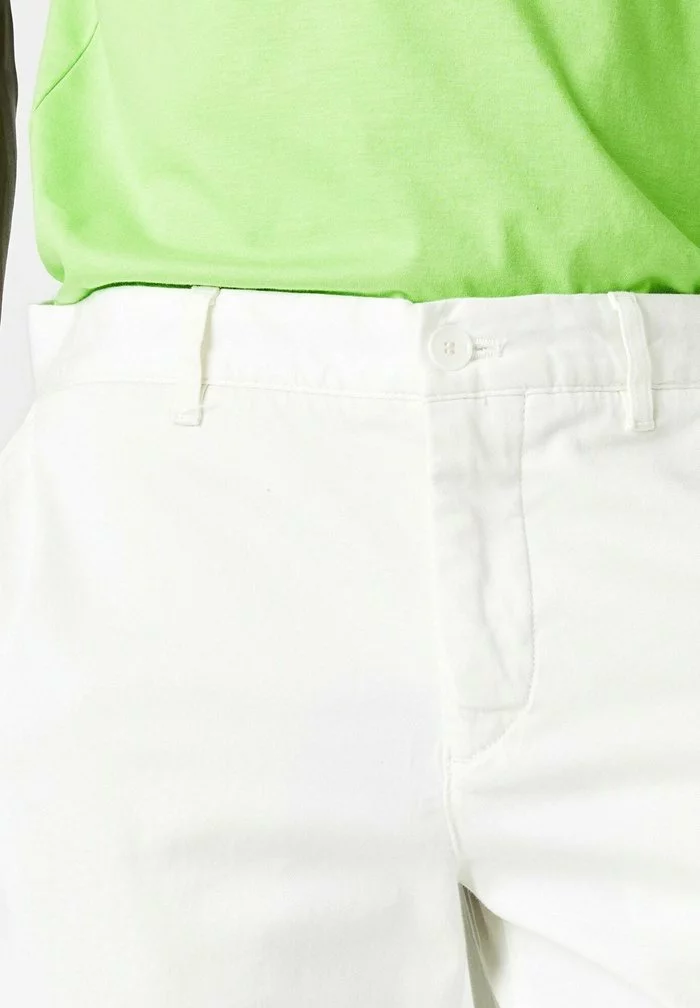 Lacoste Short - Blanc 4 Lacoste Short - Blanc – Image 4