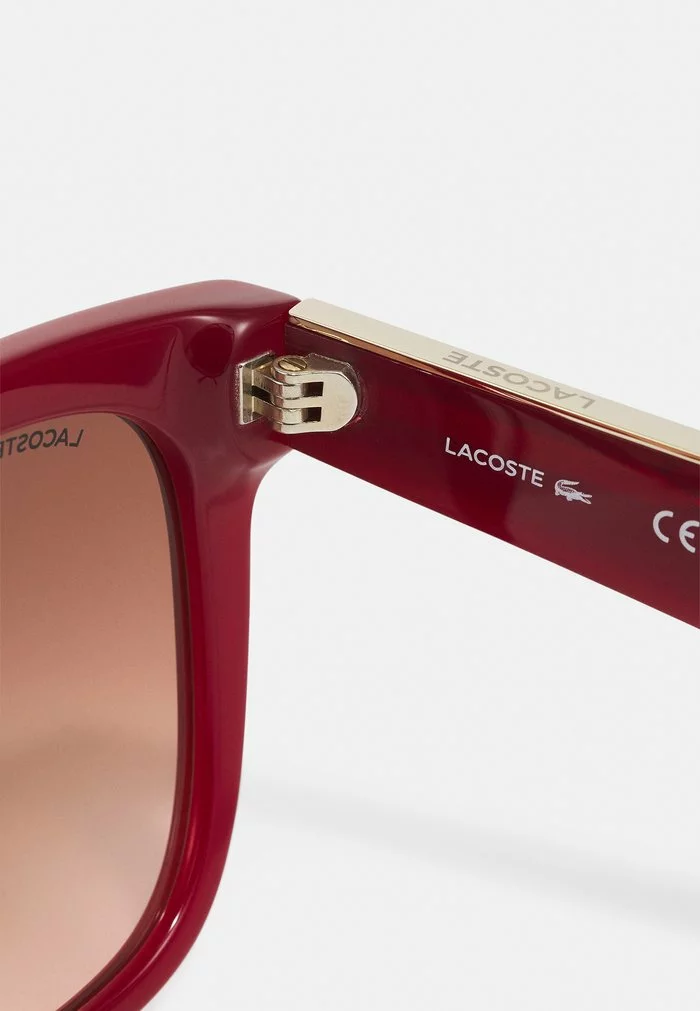 Lacoste Lunettes De Soleil - Opalin Burgundy 4 Lacoste Lunettes De Soleil - Opalin Burgundy – Image 4