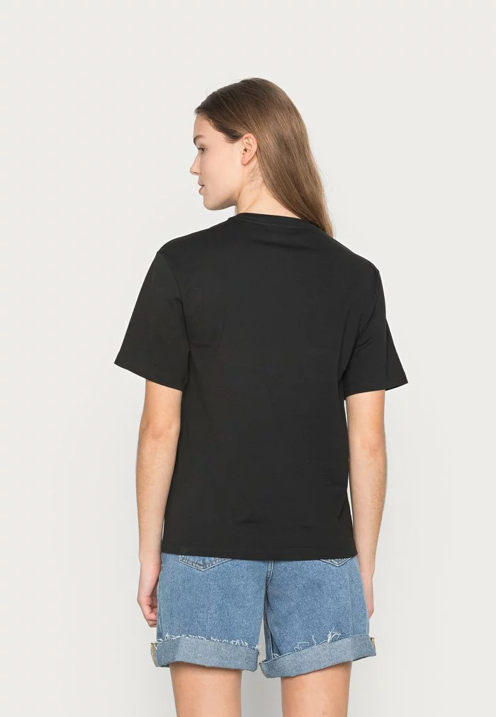 Lacoste EXCLUSIVE - T-shirt Basique - Black 3 Lacoste EXCLUSIVE - T-shirt Basique - Black – Image 3