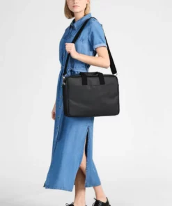 Lacoste Mallette - Black 9 Lacoste Mallette - Black -Lacoste Soldes Magasin 98011b6dd97e4d04aa598632a5b0c6c5