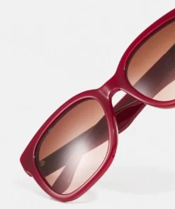 Lacoste Lunettes De Soleil - Opalin Burgundy 11 Lacoste Lunettes De Soleil - Opalin Burgundy -Lacoste Soldes Magasin 9b06e904fb3b450d8625569750f7e42f