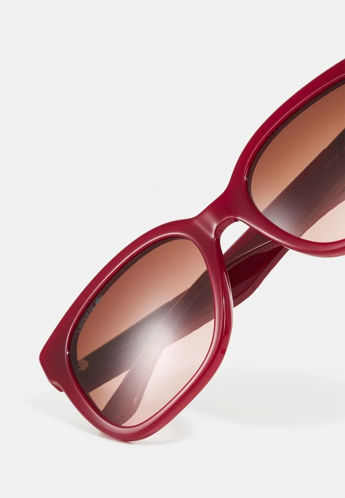 Lacoste Lunettes De Soleil - Opalin Burgundy 6 Lacoste Lunettes De Soleil - Opalin Burgundy – Image 6