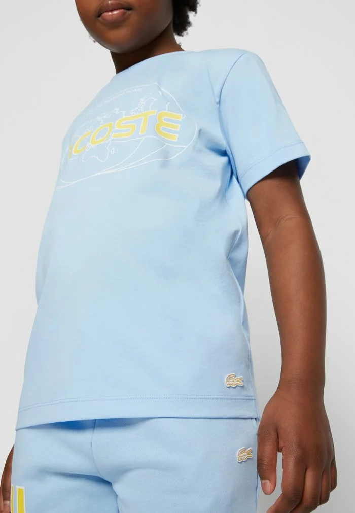 Lacoste UNISEX EXCLUSIVE - T-shirt Imprimé - Light Blue 7 Lacoste UNISEX EXCLUSIVE - T-shirt Imprimé - Light Blue – Image 7