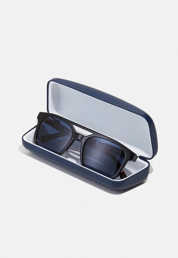 Lacoste Lunettes De Soleil - Black 3 Lacoste Lunettes De Soleil - Black – Image 3