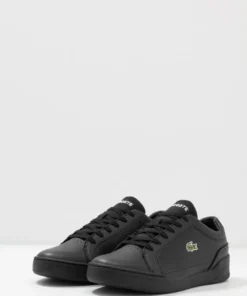 Lacoste Baskets Basses - Black -Lacoste Soldes Magasin aecd73fca5684a0eb0224c6084d2375a