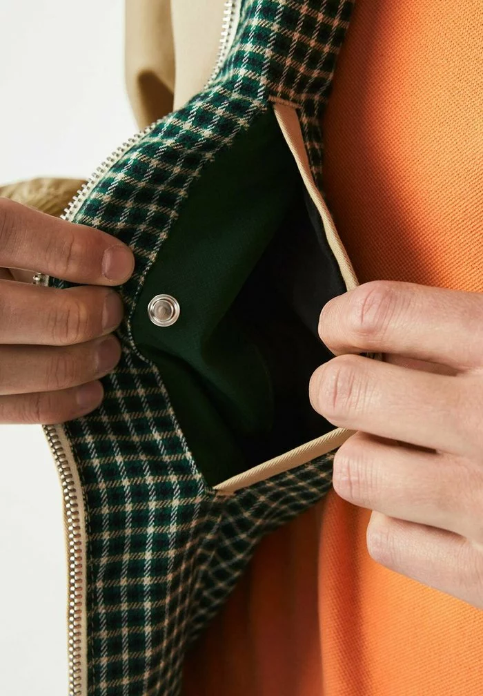 Lacoste Blouson Bomber - Beige 5 Lacoste Blouson Bomber - Beige – Image 5