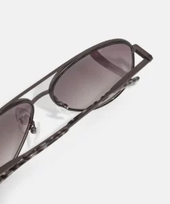 Lacoste Lunettes De Soleil - Matte Dark Grey -Lacoste Soldes Magasin b2fb9603846145a8bcde19e65b799707