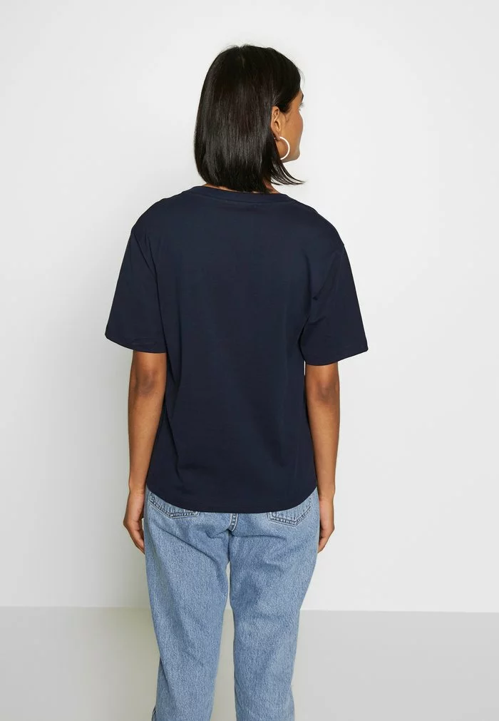 Lacoste T-shirt Basique - Navy Blue 3 Lacoste T-shirt Basique - Navy Blue – Image 3