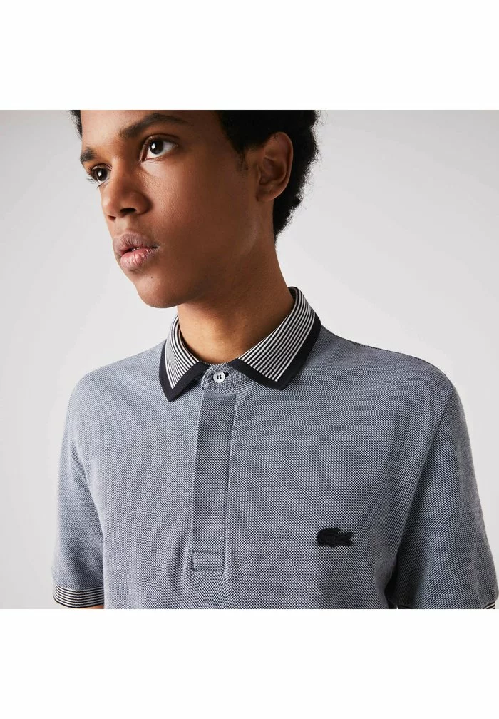 Lacoste Polo - Bleu Bleu Marine Blanc 4 Lacoste Polo - Bleu Bleu Marine Blanc – Image 4