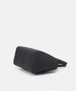 Lacoste Sac à Main - Black 8 Lacoste Sac à Main - Black -Lacoste Soldes Magasin c0ba6a3bb0d04e1781abebbccffb09aa