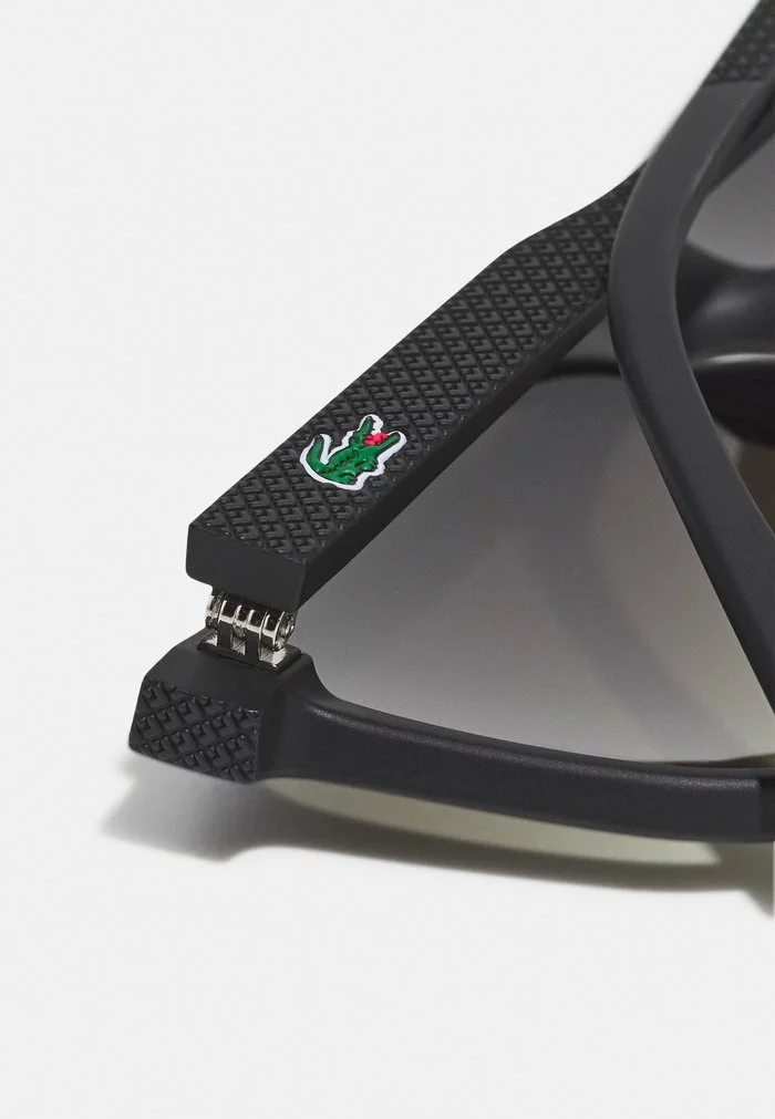 Lacoste UNISEX - Lunettes De Soleil - Matte Black 5 Lacoste UNISEX - Lunettes De Soleil - Matte Black – Image 5