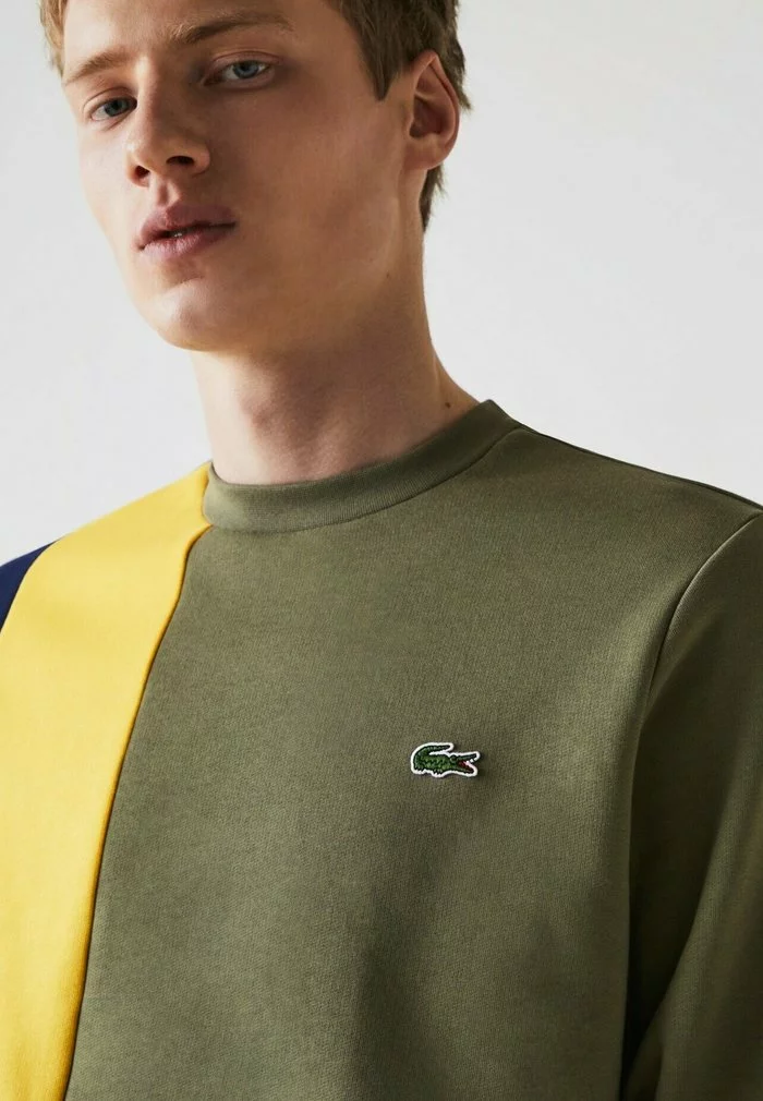 Lacoste Sweatshirt - Khaki Grün / Gelb / Blau 3 Lacoste Sweatshirt - Khaki Grün / Gelb / Blau – Image 3