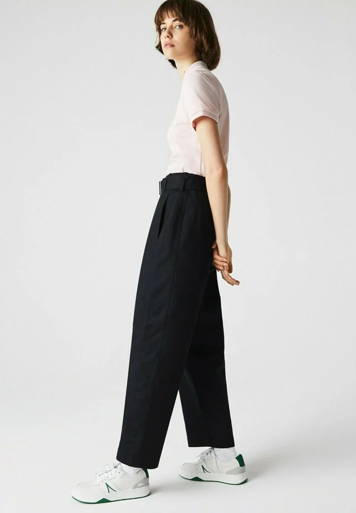 Lacoste Pantalon Classique - Bleu Marine 2 Lacoste Pantalon Classique - Bleu Marine – Image 2