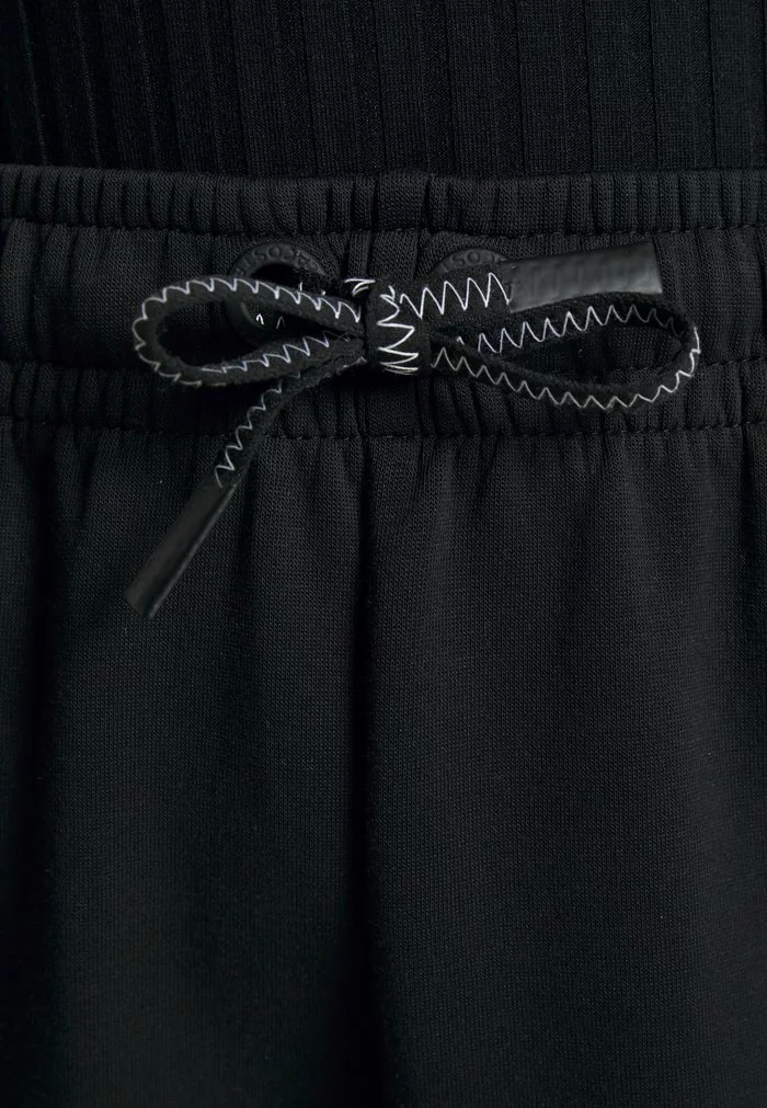 Lacoste EXCLUSIVE - Short - Black 8 Lacoste EXCLUSIVE - Short - Black – Image 8