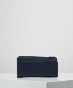 Lacoste Portefeuille - Peacoat -Lacoste Soldes Magasin cb2e8b0354c546c9b11e95e08215c5c5