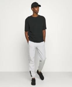 Lacoste Pantalon De Survêtement - Grey 7 Lacoste Pantalon De Survêtement - Grey -Lacoste Soldes Magasin cdff54c533214c48a576ffeee6da2e58