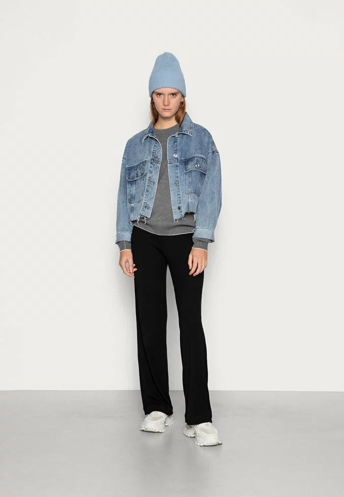 Lacoste ADY - Pullover - Gris Chine 2 Lacoste ADY - Pullover - Gris Chine – Image 2