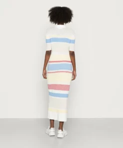Lacoste Robe Pull - Flour/multicolored 7 Lacoste Robe Pull - Flour/multicolored -Lacoste Soldes Magasin cf0d1167eff444398fcd16a57e34d0f0