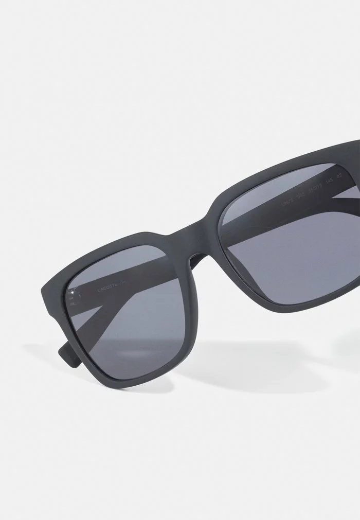 Lacoste Lunettes De Soleil - Matte Black 5 Lacoste Lunettes De Soleil - Matte Black – Image 5
