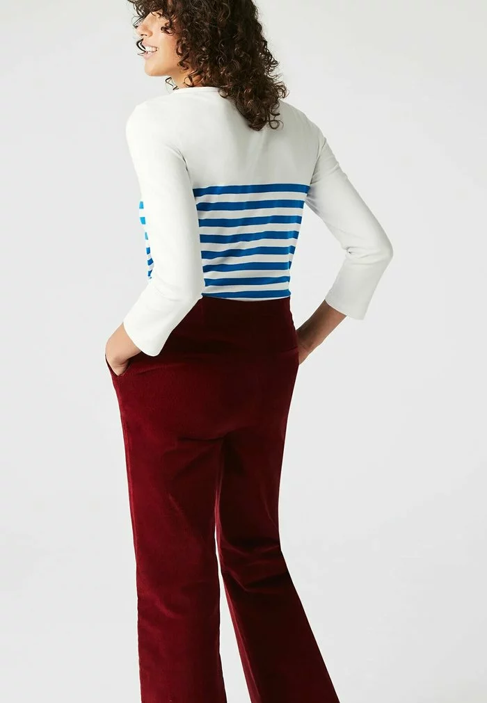 Lacoste T-shirt à Manches Longues - Blanc / Bleu / Rouge 2 Lacoste T-shirt à Manches Longues - Blanc / Bleu / Rouge – Image 2