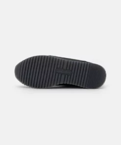 Lacoste PARTNER LUXE - Baskets Basses - Black 10 Lacoste PARTNER LUXE - Baskets Basses - Black -Lacoste Soldes Magasin d5309b494db34d9a855d697ed526f7df