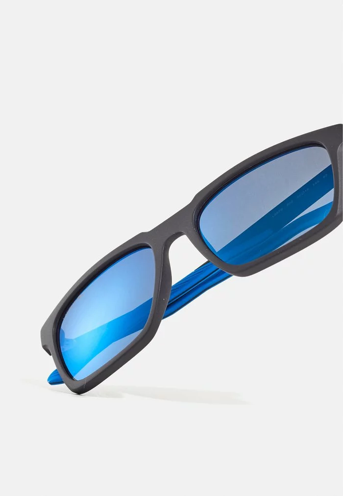 Lacoste Lunettes De Soleil - Matte Black 5 Lacoste Lunettes De Soleil - Matte Black – Image 5