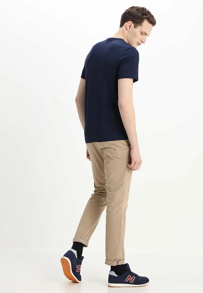 Lacoste T-shirt Basique - Marine 3 Lacoste T-shirt Basique - Marine – Image 3