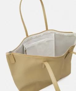 Lacoste Cabas - Viennois 6 Lacoste Cabas - Viennois -Lacoste Soldes Magasin d82ce7992986483583f17b1dbf022234