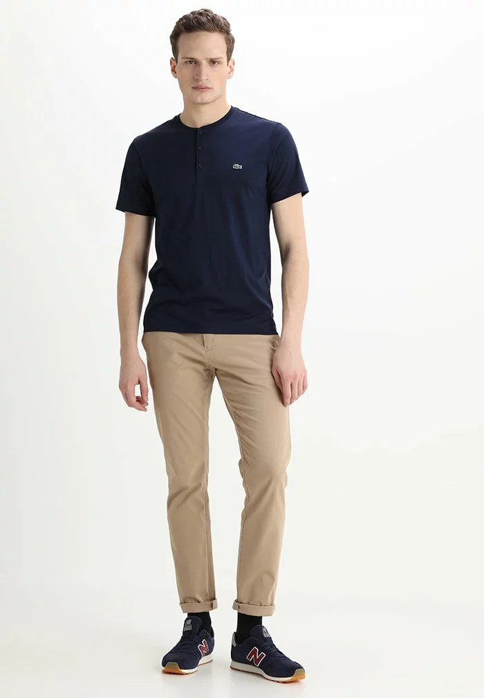 Lacoste T-shirt Basique - Marine 2 Lacoste T-shirt Basique - Marine – Image 2