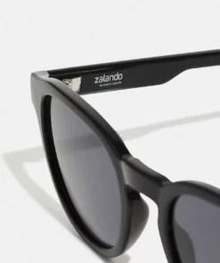 Lacoste Lunettes De Soleil - Black -Lacoste Soldes Magasin dabed4b387a9489e9b1fb0116f2b73b6