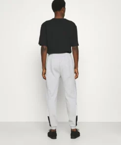 Lacoste Pantalon De Survêtement - Grey 8 Lacoste Pantalon De Survêtement - Grey -Lacoste Soldes Magasin eaf8264dcca04685872d0b6f1104be09