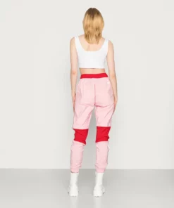 Lacoste Pantalon De Survêtement - Lotus/flour Flour Infrared 7 Lacoste Pantalon De Survêtement - Lotus/flour Flour Infrared -Lacoste Soldes Magasin eb33572e1c7b477098077d36fe9372ad