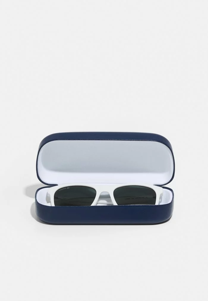 Lacoste UNISEX - Lunettes De Soleil - Matte White 3 Lacoste UNISEX - Lunettes De Soleil - Matte White – Image 3