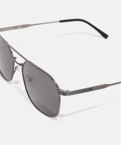 Lacoste Lunettes De Soleil - Matte Dark Grey 7 Lacoste Lunettes De Soleil - Matte Dark Grey -Lacoste Soldes Magasin ee94dc65071b4a949c6c34648b4fd5e3