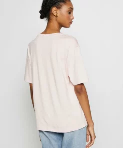 Lacoste T-shirt Basique - Light Pink 8 Lacoste T-shirt Basique - Light Pink -Lacoste Soldes Magasin ef8a16cdc8904a5fb5ca5a9344b283fd