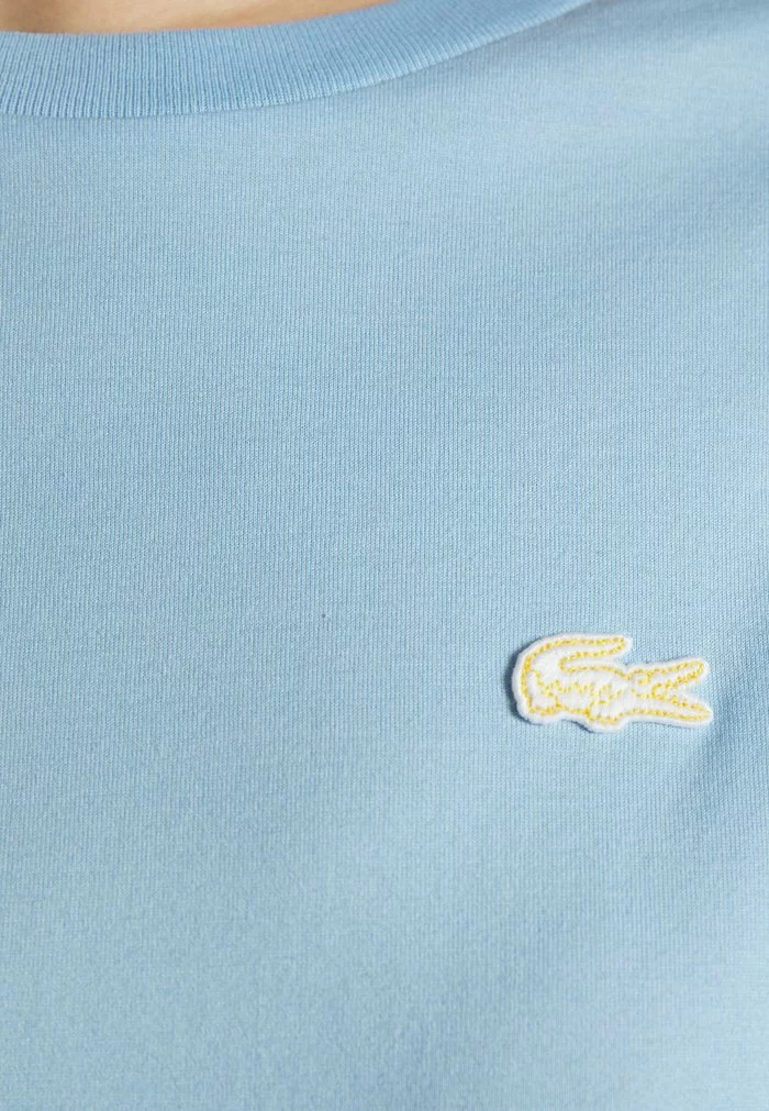 Lacoste EXCLUSIVE - T-shirt Imprimé - Light Blue 6 Lacoste EXCLUSIVE - T-shirt Imprimé - Light Blue – Image 6