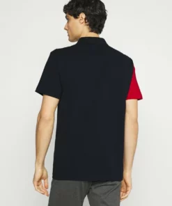 Lacoste Polo - Marine/naturel Clair/rouge 9 Lacoste Polo - Marine/naturel Clair/rouge -Lacoste Soldes Magasin f9d3161aff8748cbb5d7ba927aa311cd