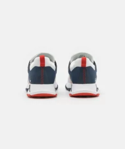 Lacoste Baskets Basses - White/navy/red 8 Lacoste Baskets Basses - White/navy/red -Lacoste Soldes Magasin faceb4d61f98416ba16db353ea424831
