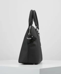 Lacoste Sac à Main - Black 10 Lacoste Sac à Main - Black -Lacoste Soldes Magasin fc4079dc868644eda788fc46550caf64